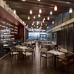Le Meridien Etiler 5*