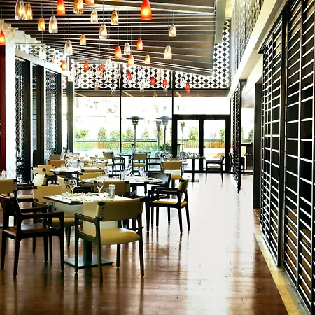 Le Meridien Etiler מלון